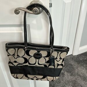 EXCELLENT CONDITION VINTAGE COACH BAG